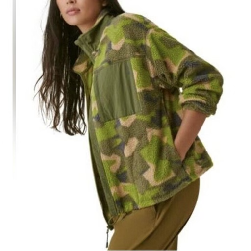 Bass Outdoor Women’s Coastal Sherpa Zip-Up Camo-Print Jacket