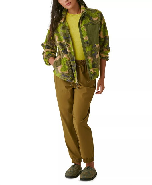 Bass Outdoor Women’s Coastal Sherpa Zip-Up Camo-Print Jacket